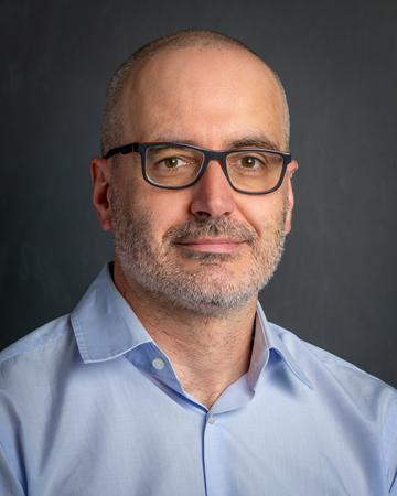 j lezaun ias photo